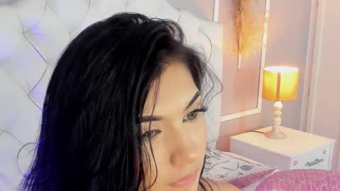 Snapshot of scarlet__hill chatting on 02/27/25, 05:24 scarlet hill online show from 02/27/25, 05:24