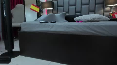 scarlet__milff online show from 07/18/26, 06:45