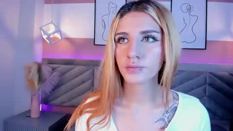 Snapshot of scarlet__rossi chatting on 07/10/26, 03:11 scarlet__rossi online show from 07/10/26, 03:11