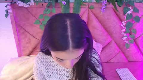 Scarlet  online show from 10/15/25, 04:23