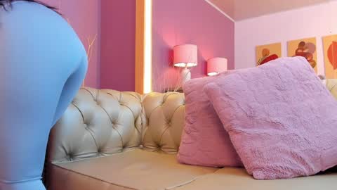 Scarlet Edwars online show from 01/22/25, 01:00