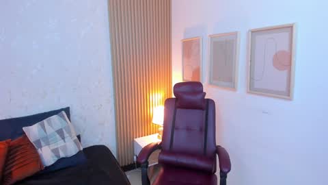 Scarlet Edwars online show from 02/09/25, 12:28