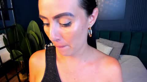 Scarlet Edwars online show from 02/13/25, 01:29