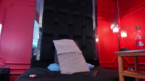 Scarlet Edwars online show from 10/09/25, 06:39