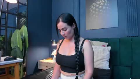 Snapshot of scarlet_edwars chatting on 07/15/26, 04:45 Scarlet Edwars online show from 07/15/26, 04:45