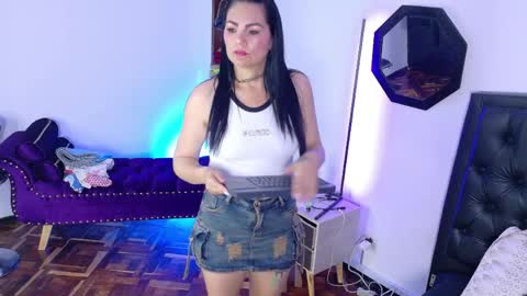 Snapshot of scarlet_hiit chatting on 06/03/26, 04:15 scarlet_hiit online show from 06/03/26, 04:15