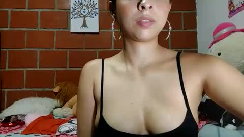 scarlet_muse18 online show from 05/27/26, 11:13