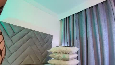 Snapshot of scarlet_queen7 chatting on 04/14/26, 06:47 scarlet_queen7 online show from 04/14/26, 06:47