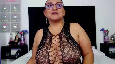 Snapshot of scarlet_ray_ chatting on 09/09/25, 11:43 Scarlet Ray online show from 09/09/25, 11:43