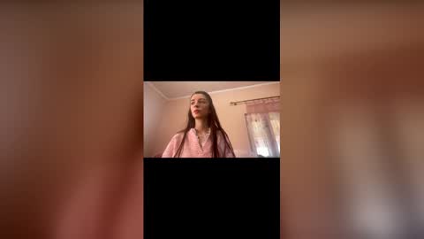 Snapshot of scarlet_rosse chatting on 03/03/26, 09:37 Scarlet online show from 03/03/26, 09:37