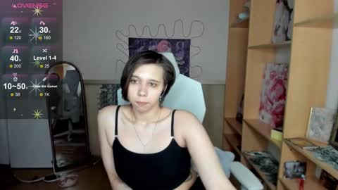 Snapshot of scarlet_sirenn chatting on 02/27/26, 10:04 Alexandra online show from 02/27/26, 10:04