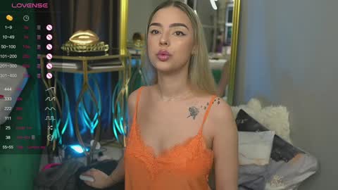 Scarlet online show from 01/21/25, 11:34