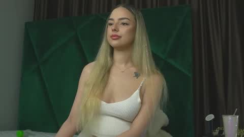 Scarlet online show from 09/25/25, 10:02