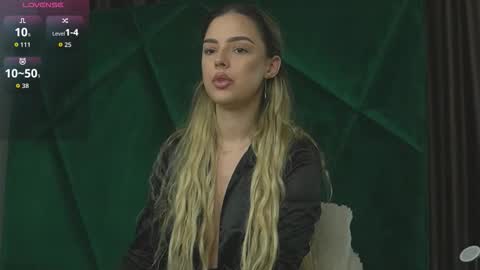 Scarlet online show from 09/29/25, 10:14