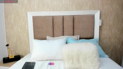 Scarlet online show from 11/12/25, 12:05