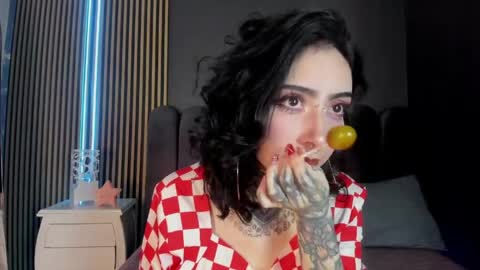Snapshot of scarleth_fg_ chatting on 04/28/26, 02:27 Scarleth online show from 04/28/26, 02:27