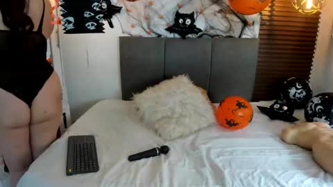 scarleth online show from 10/21/25, 04:08