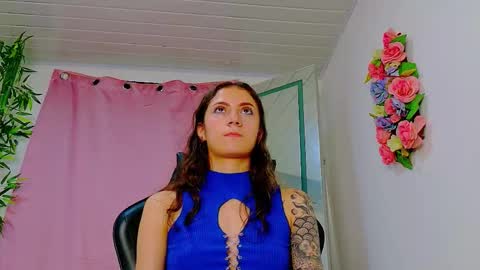 Snapshot of scarletjonesx chatting on 02/21/26, 02:23 Denis online show from 02/21/26, 02:23