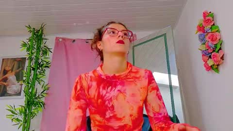 Snapshot of scarletjonesx chatting on 02/23/26, 10:07 Denis online show from 02/23/26, 10:07