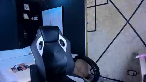 Snapshot of scarletmoon1_ chatting on 09/16/25, 10:55 Scarlet online show from 09/16/25, 10:55