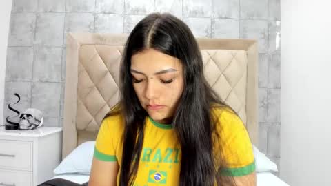 Snapshot of scarletmoon1_ chatting on 10/12/25, 11:53 Scarlet online show from 10/12/25, 11:53