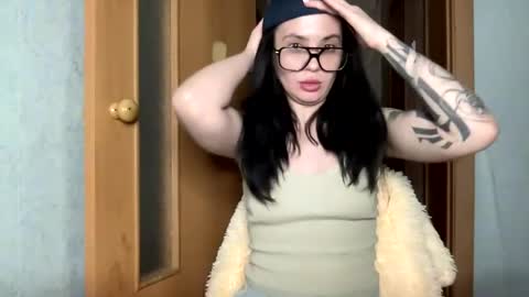 scarletpetal online show from 02/13/25, 12:00