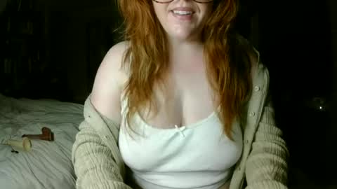 Snapshot of scarletsiren1996 chatting on 06/20/26, 03:53 BabyEmber online show from 06/20/26, 03:53