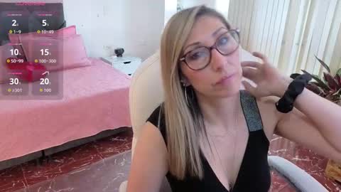 Scarlett online show from 11/22/25, 11:42