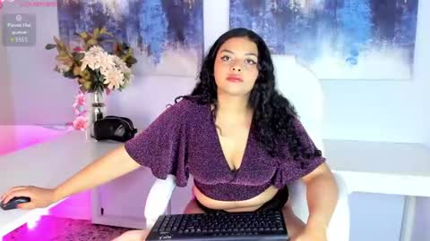 Snapshot of scarlett__2 chatting on 06/17/26, 10:00 Scarlett online show from 06/17/26, 10:00