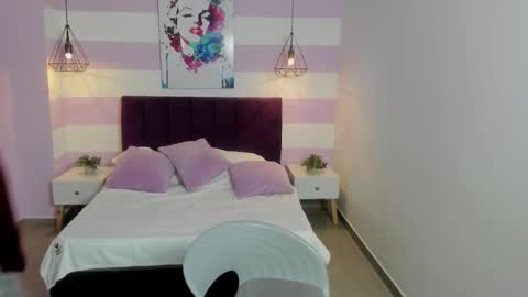 Scarlett online show from 11/06/25, 01:45