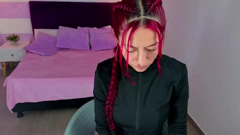 Scarlett online show from 04/17/26, 01:47