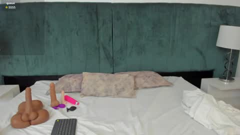 scarlett__noir online show from 04/08/26, 10:32