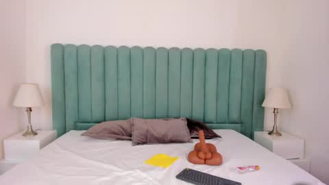 scarlett__noir online show from 04/11/26, 04:00