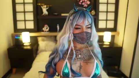 Scarlett Collins online show from 11/18/25, 01:00