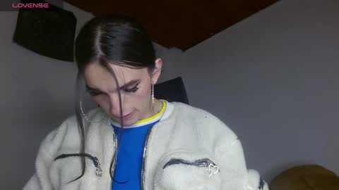 Snapshot of scarlett_crastrawberry chatting on 05/06/26, 02:19 scarlet online show from 05/06/26, 02:19