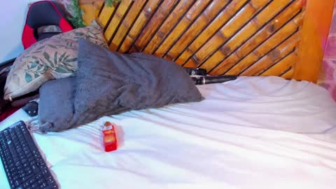 Mariana online show from 01/15/25, 03:07