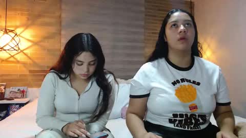 Scarlett and Jazmin online show from 12/02/25, 08:41