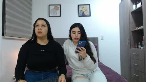 Scarlett and Jazmin online show from 05/12/26, 09:39