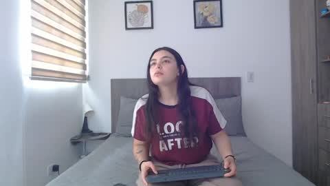 Scarlett and Jazmin online show from 05/27/26, 02:58