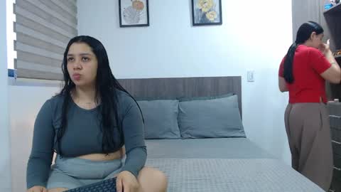 Scarlett and Jazmin online show from 05/28/26, 11:07
