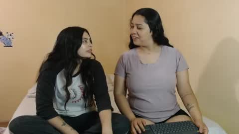Snapshot of scarlett_evance chatting on 07/31/26, 07:19 Scarlett and Jazmin online show from 07/31/26, 07:19