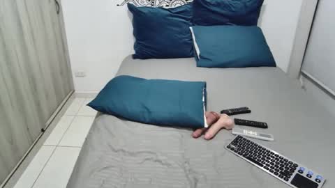 Snapshot of scarlett_evanz_ chatting on 03/03/25, 01:31 Scarlett Evans online show from 03/03/25, 01:31