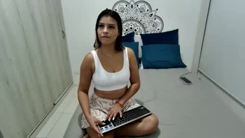 Snapshot of scarlett_evanz_ chatting on 03/04/25, 02:17 Scarlett Evans online show from 03/04/25, 02:17
