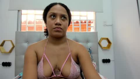 Snapshot of scarlett_fox20 chatting on 01/05/25, 06:24 scarlett_fox20 online show from 01/05/25, 06:24