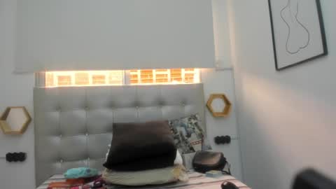 Snapshot of scarlett_fox20 chatting on 01/19/25, 05:39 scarlett_fox20 online show from 01/19/25, 05:39