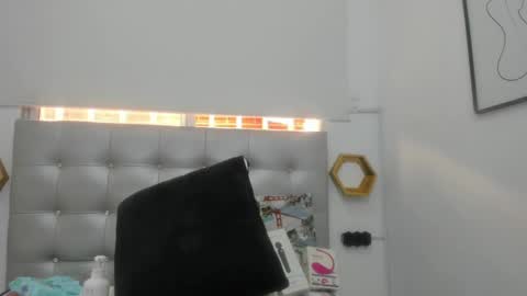 Snapshot of scarlett_fox20 chatting on 01/23/25, 06:03 scarlett_fox20 online show from 01/23/25, 06:03
