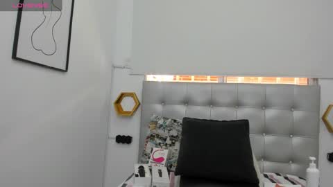 Snapshot of scarlett_fox20 chatting on 02/04/25, 02:43 scarlett_fox20 online show from 02/04/25, 02:43