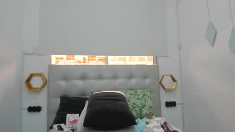 Snapshot of scarlett_fox20 chatting on 03/09/25, 06:00 scarlett_fox20 online show from 03/09/25, 06:00
