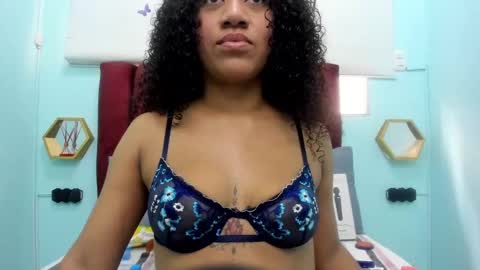 Snapshot of scarlett_fox20 chatting on 10/17/25, 02:30 scarlett_fox20 online show from 10/17/25, 02:30
