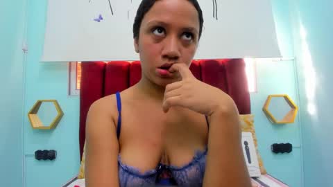 Snapshot of scarlett_fox20 chatting on 03/04/26, 12:44 scarlett_fox20 online show from 03/04/26, 12:44